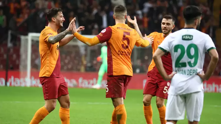 Galatasaray'da Alpaslan Öztürk kırmızı kart gördü