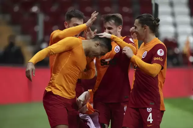 Galatasaray'da 7 Oyuncu Hatay'da Yok! İşte Kamp Kadrosu...