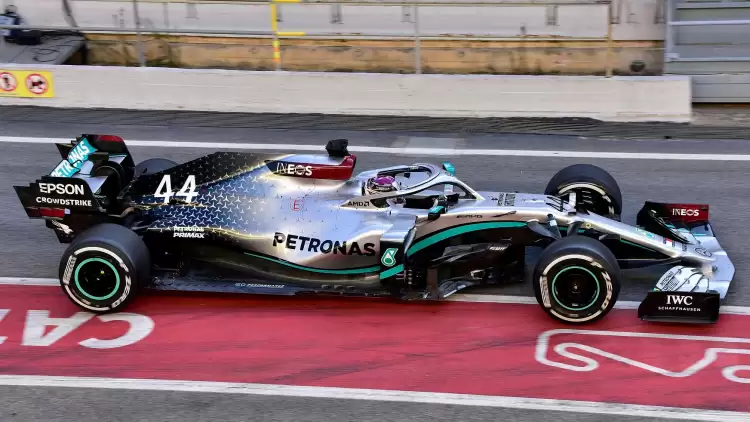 Formula 1 Haberleri | Mercedes gelecek yıl geleneksel rengine dönebilir