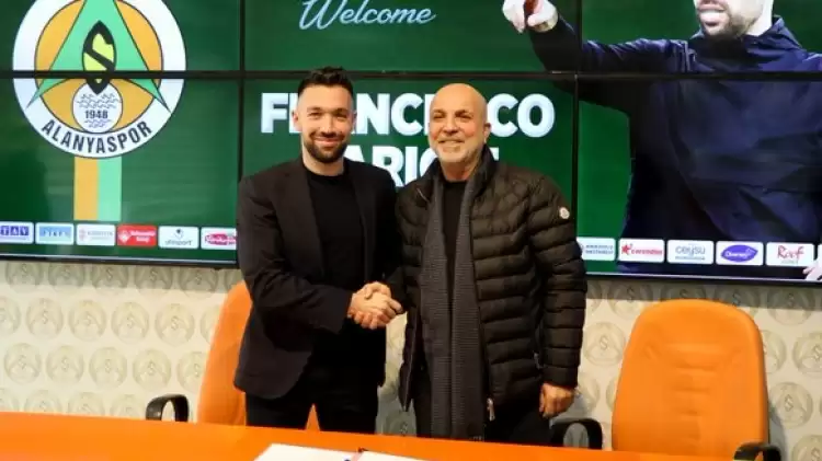  Alanyaspor Francesco Farioli ile 2,5 yıllık sözleşme imzaladı