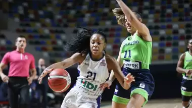 Nesibe Aydın, İzmit Belediyespor'u Kamile Nacickaite ile geçti