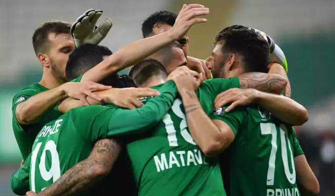 Bursaspor'da bir ayrılık daha! Sözleşmesi feshedildi