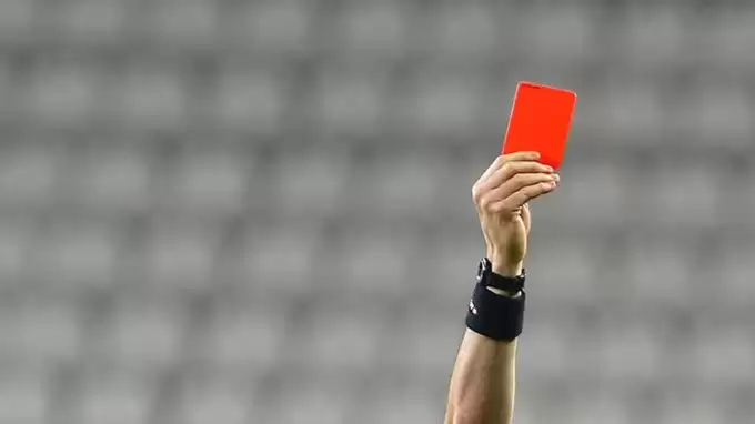 Saha karıştı, kırmızı kartlar çıktı! Beşiktaşlı iki oyuncu...