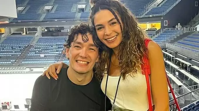Cedi Osman'dan sevgilisi Ebru Şahin'e: "Ama bizimki de kalp yani!"