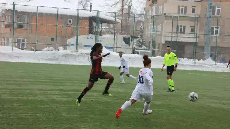 Hakkari Gücü Kadın Takımı - Fatih Karagümrük Maçında Eşitlik Bozulmadı: 1-1