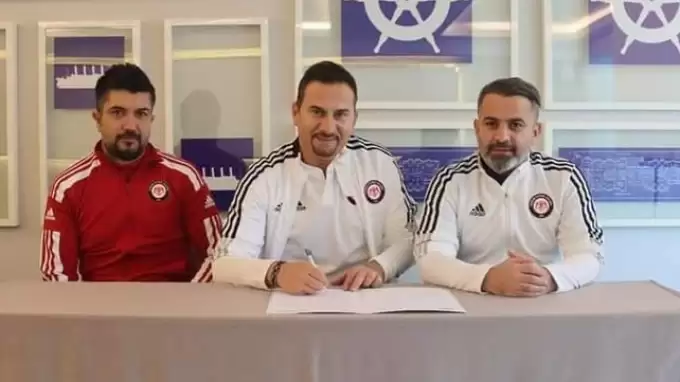 Ergün Penbe yeni takımı ile sözleşme imzaladı 