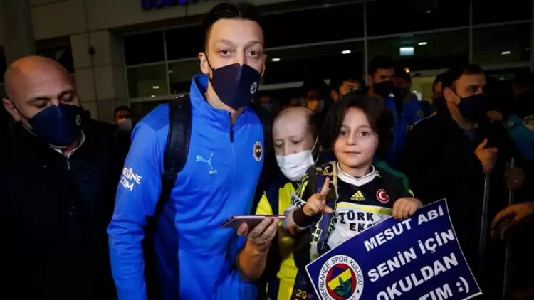 Fenerbahçeli küçük taraftar: "Mesut abi senin için okuldan kaçtım"