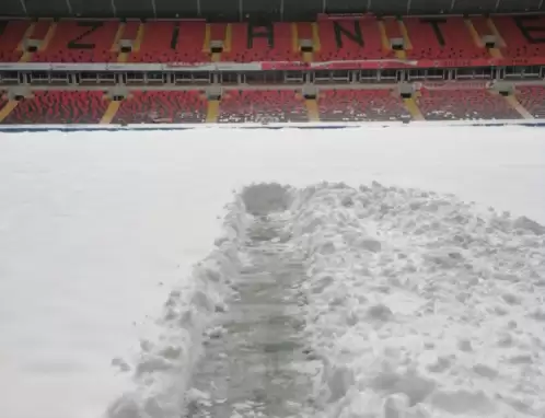 Gaziantep FK-Yeni Malatyaspor maçı bir kez daha ertelendi!