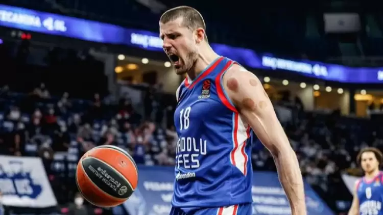 Anadolu Efes Moerman'ın son saniye basketiyle Panathinaikos'u devirdi!