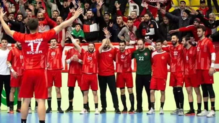 Milli sporcu Alperen Arabacı, Rum Kesimi'nde karantinada kaldı