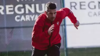 Podolski yeni takımı ile eski evinde!