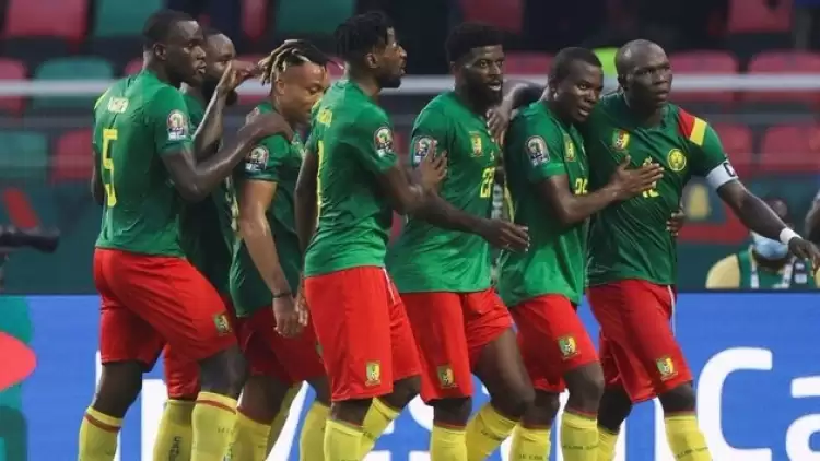 Kamerun, kalesinde sol bek oynatan Komorlar'ı eleyerek çeyrek finale çıktı