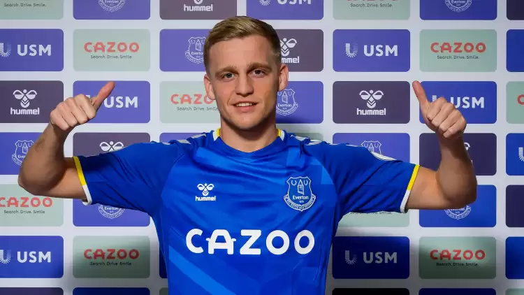  Donny van de Beek resmen Everton'da 