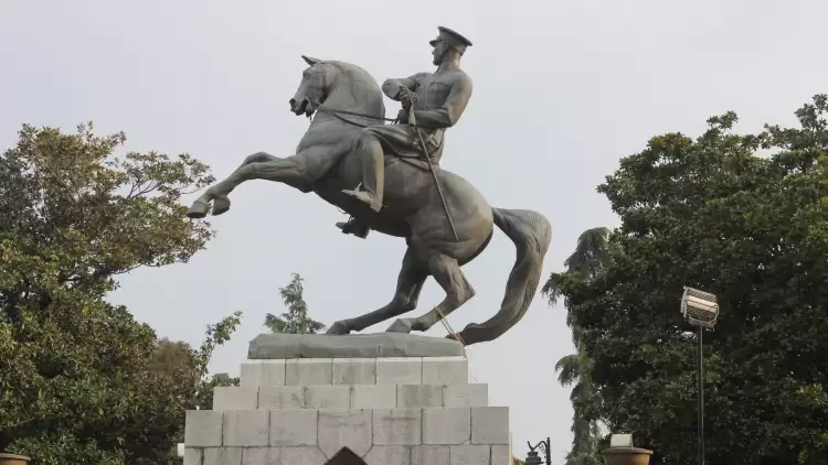 Samsun Atatürk Parkı'ndaki Onur Anıtı'na Saldırı! Valilikten Açıklama...