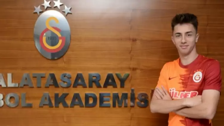 Galatasaray, Özgür Baran Aksaka İle 3.5 Yıllık Sözleşme İmzaladı | Transfer