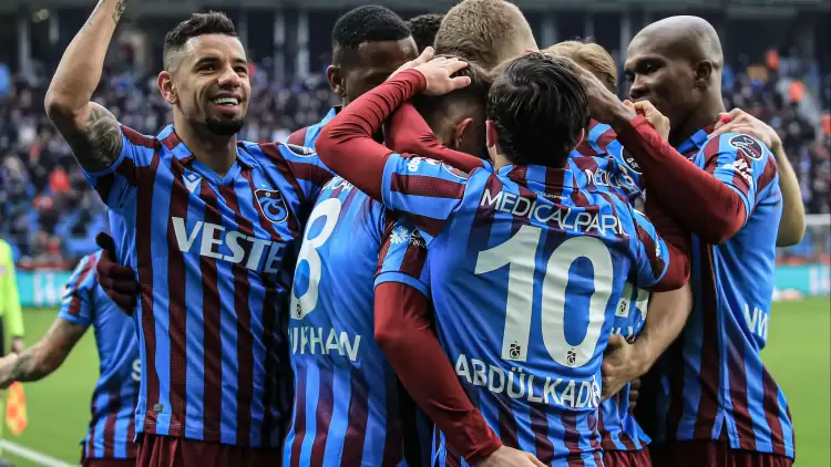 Trabzonspor 33 Puanı Tek Farkla Kazandı, Ezeli Rakiplerine Tarihi Fark Attı