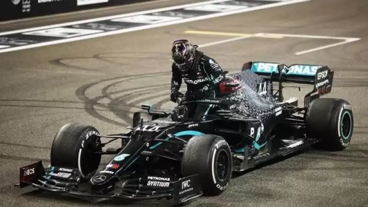 Formula 1 Haberleri | Mercedes pilotu Lewis Hamilton geri döndü