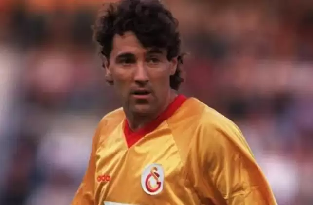 Eski Galatasaraylı futbolcu Dean Saunders'dan olay sözler: "Aptallarla birlikte oynuyor"