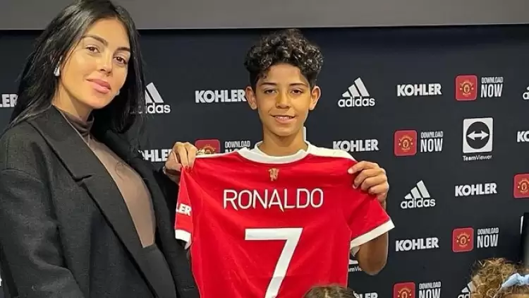 Cristiano Ronaldo'nun oğlu Ronaldo Jr. Manchester United'a transfer oldu