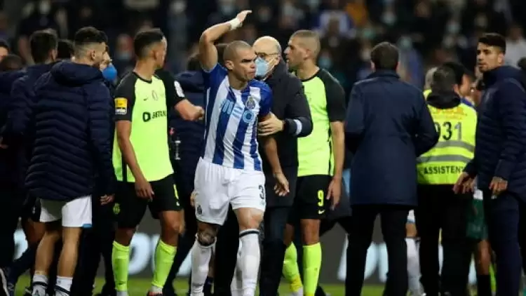 Son Dakika | Porto - Sporting Lizbon Maçında Kavga Çıktı