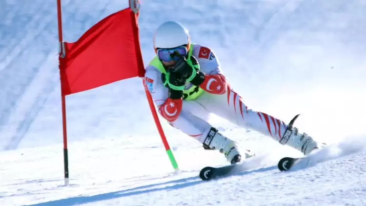 Milli Kayakçı Berkin Usta büyük slalom mücadelesin 43. Sırada Tamamladı