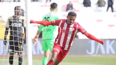 Mecnun Otyakmaz: “3 puan aldığımız için çok sevinçliyiz”