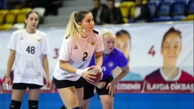 Yeni Mahalle'den İsveç'e transfer oldu! İşte Beyza Karaçam'ın yeni takımı...