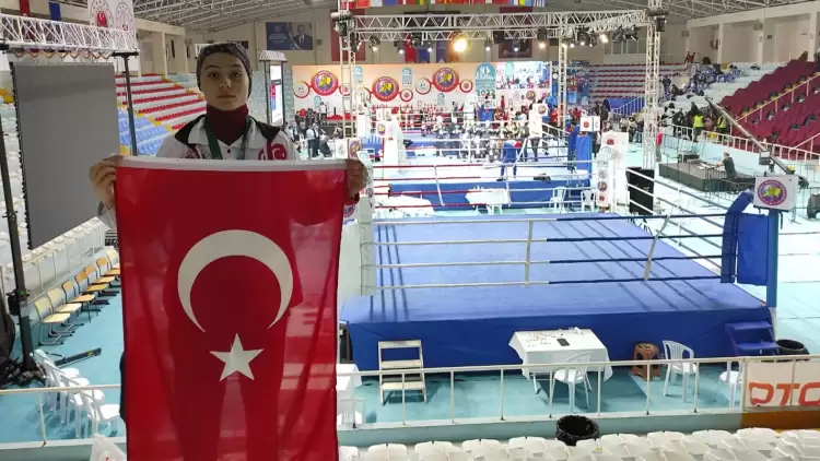 Samsunlu Zeynep Sena Comart, Muay Thai Avrupa Şampiyonu Oldu