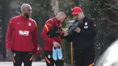 Galatasaray'da Torrent'ten Omar Elabdellaoui ve Pulgar kararı