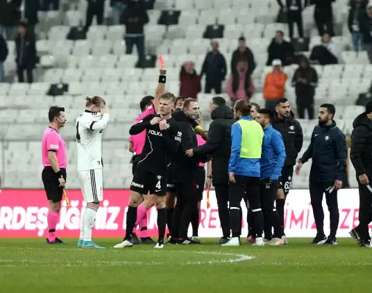 Beşiktaş-Altay Maçı Son Dakikalarına Penaltı Pozisyonu ve VAR Damga Vurdu