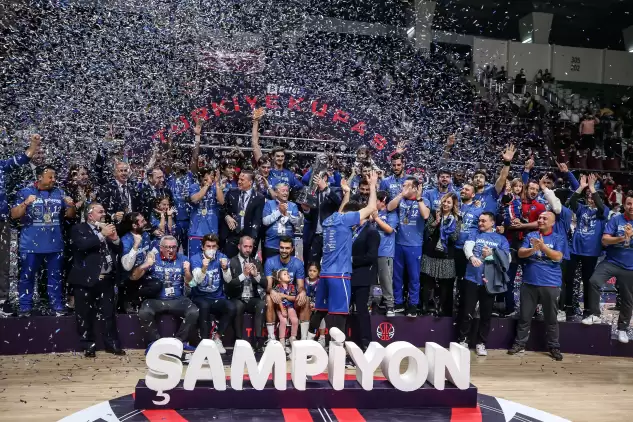 Fenerbahçe'nin gücü yetmedi! Kupa Anadolu Efes'in