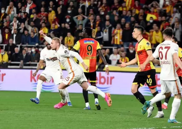 Nelsson Galatasaray formasıyla ilk golünü Göztepe'ye attı