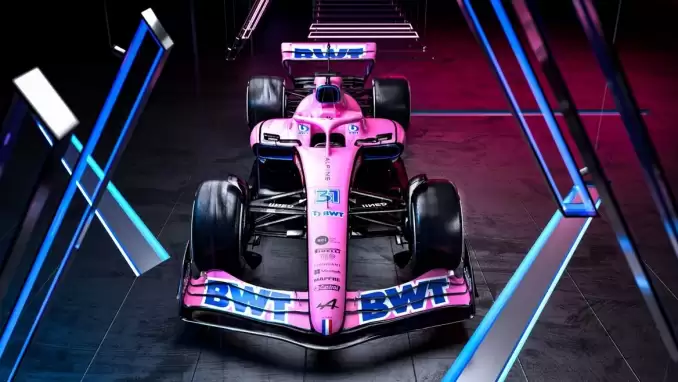 Pembe Panter Formula 1'e geri döndü