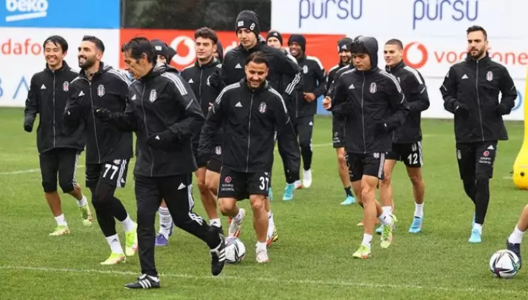 Beşiktaş'ta 17 yaşındaki Aytuğ Batur Kömeç A takımla antrenmana çıktı