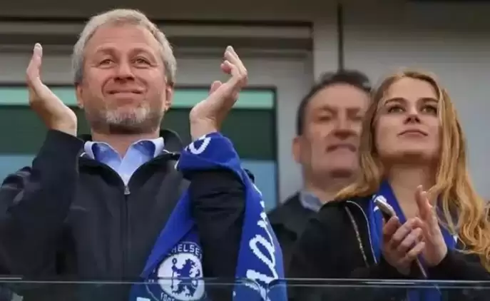 Roman Abramovich'in kızı Sofia Abramovich Putin'i hedef aldı!