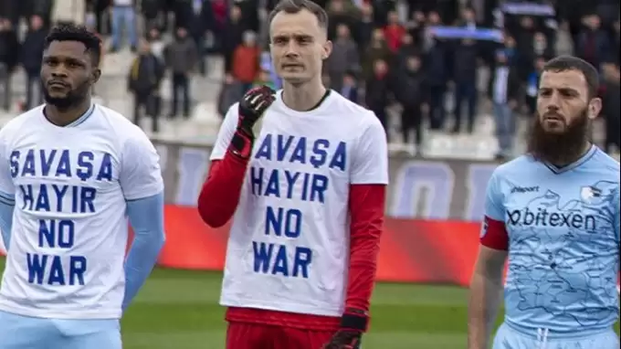 "Savaşa hayır" tişörtü giymeyen Aykut Demir'den cevap: "Giyseydim vicdanım rahat etmezdi"