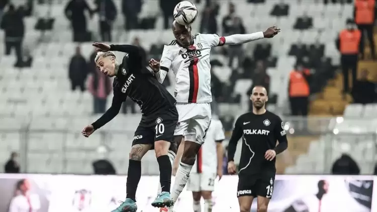 Beşiktaş'ta Önder Karaveli Atiba'ya Destek Verdi