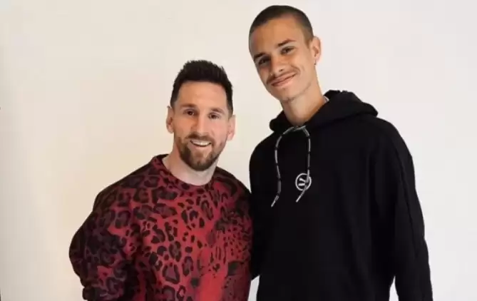 Lionel Messi'nin kıyafeti sosyal medyayı salladı!