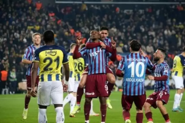 Anthony Nwakaeme Trabzonspor'un Fenerbahçe'ye karşı 100. golünü attı