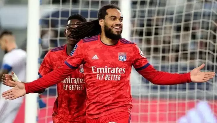 Galatasaray'ın gündemindeki Denayer'in menajerinden transfer açıklaması