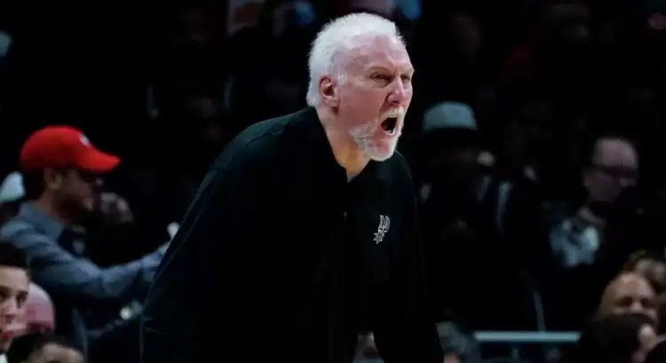 San Antonio Spurs'ün başantrenörü Gregg Popovich NBA rekorunu egale etti