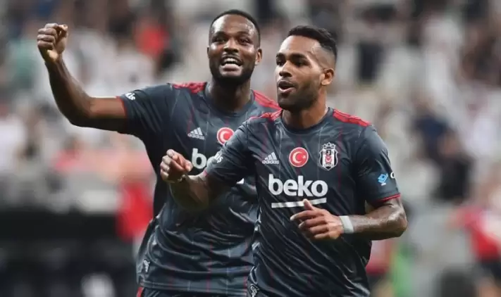 Beşiktaş'ta Larin ve Teixeira gidiyor, Talisca ve Onyekuru geliyor