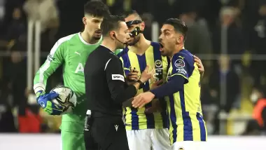 Başakşehir'den MHK'ya çarpıcı sorular! "Hakem kalmadığı için mi Zorbay Küçük?"