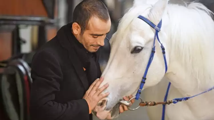 Atını kırbaçlamadan şampiyon olarak tarihe geçen jokey Selim Kaya isyan etti