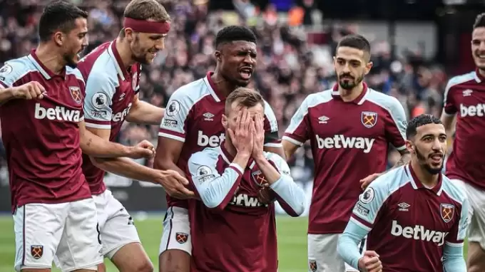 Golünü attı, Ukrayna için ağladı!