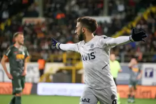Jose Sosa’dan Diego Rossi yorumu! “Bana hediye almalı” 