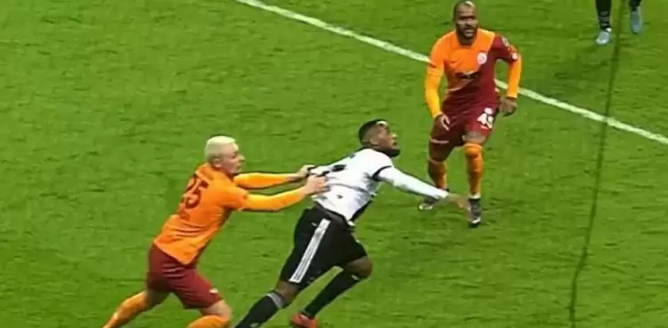 Galatasaray - Beşiktaş maçında Cyle Larin'in pozisyonu penaltı mıydı? 
