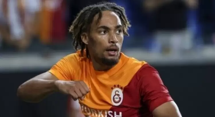 Galatasaraylı futbolcu Sacha Boey, Kamerun Milli Takımı'nı seçti