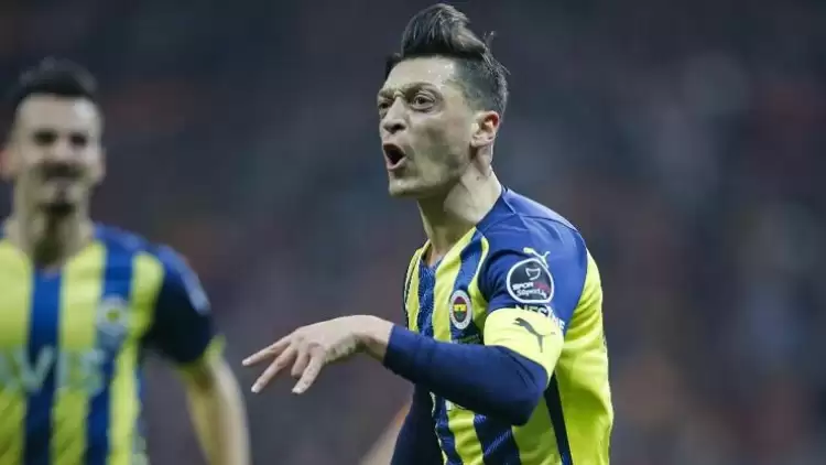 İngiltere'de konu dönüp dolaşıp Mesut Özil'e geliyor