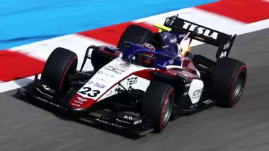 Formula 2'de ilk yarışa çıkan Cem Bölükbaşı'ndan umut veren performans